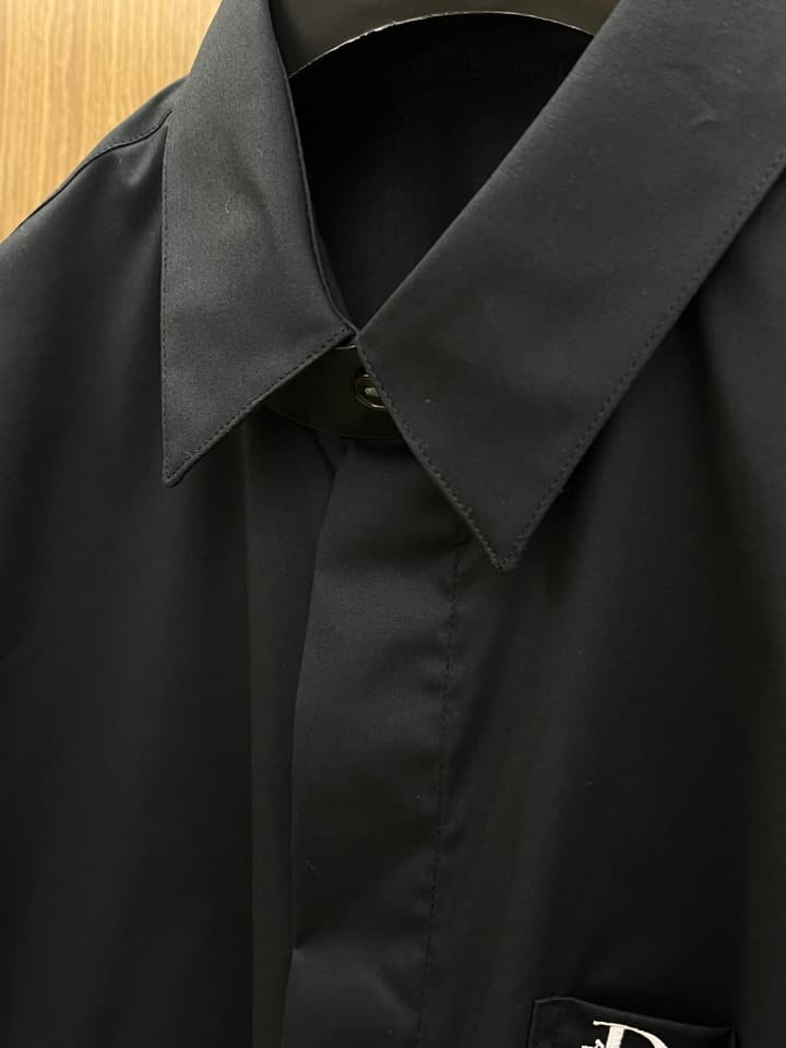 Dior Minimalist Long-Sleeve Cotton Shirt – Spring/Summer Collection