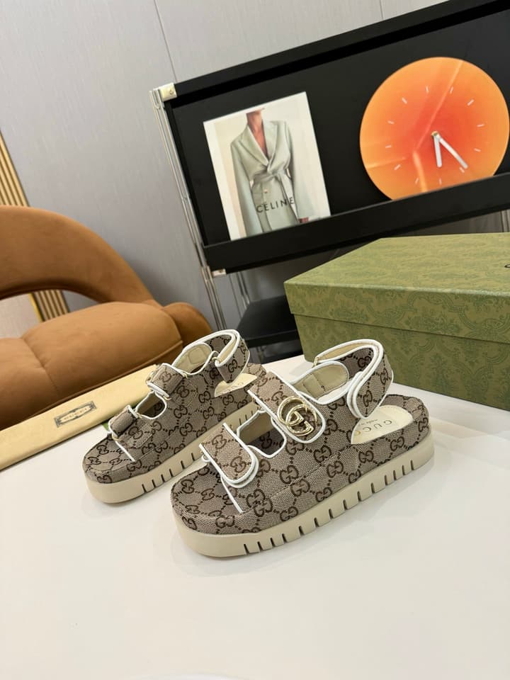 Gucci Velcro Platform Sandals – 2025 Collection in Beige Gg Monogram