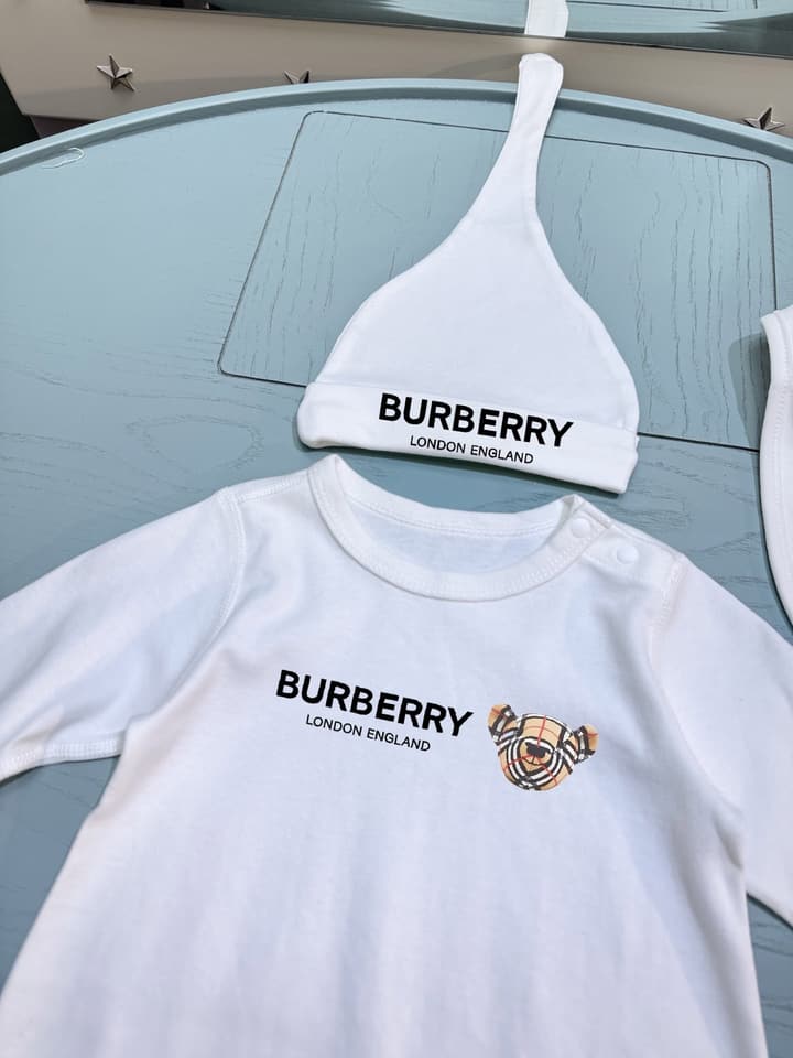 Burberry Classic Plaid Baby Romper Set – Kids Collection – 2025SS in White Set With Bear Graphic