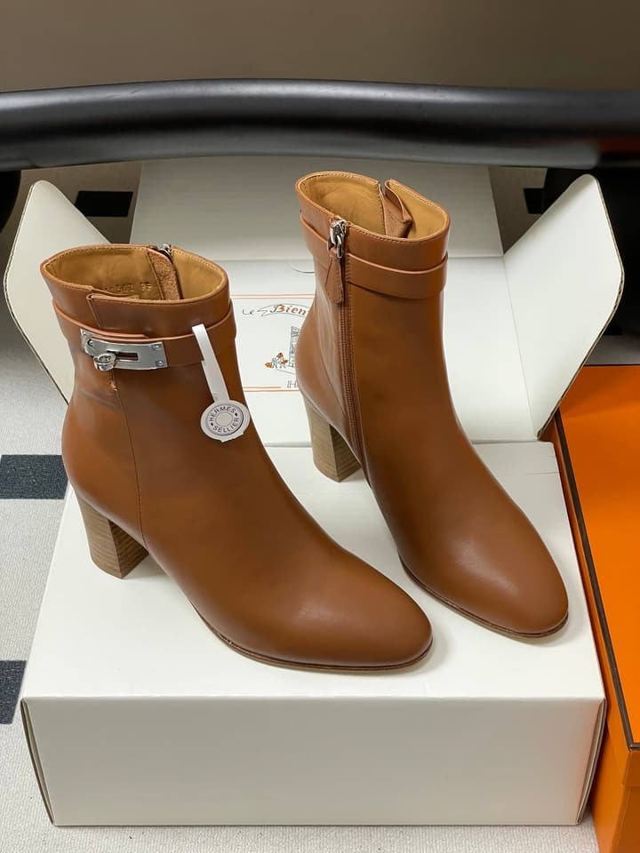 Hermès Saint Germain Kelly Buckle Ankle Boots – 25FW in Black
