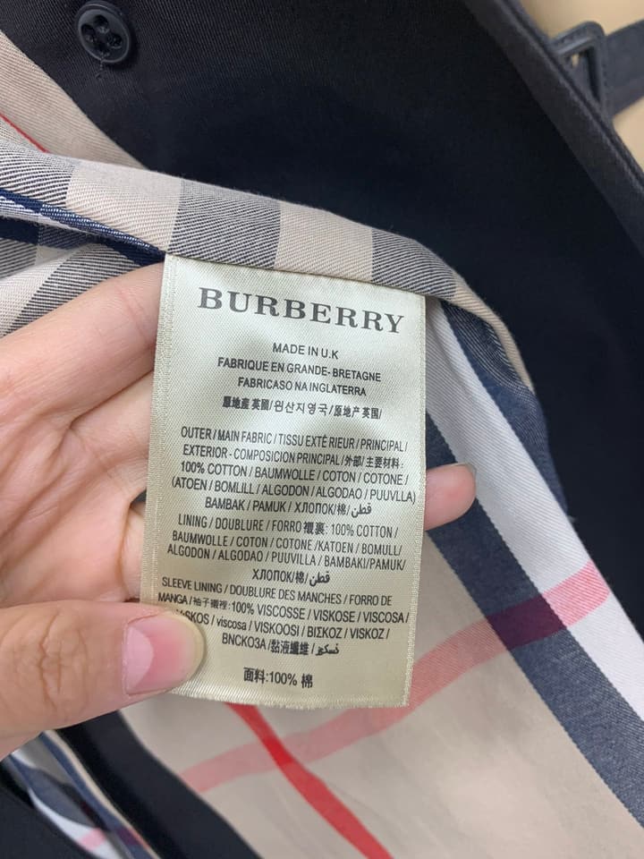 Burberry Sandringham Women's Trench Coat in Navy