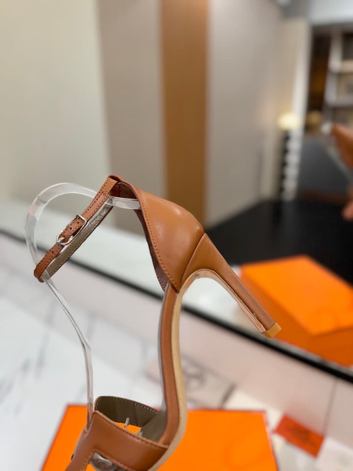 Hermès Classic Smooth Cowhide Pumps – 9cm in Caramel Brown