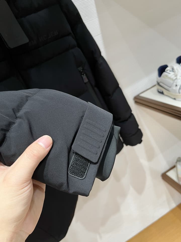 Moncler Designer Down Puffer Jacket – 2025 Collection in Classic Black Down Jacket