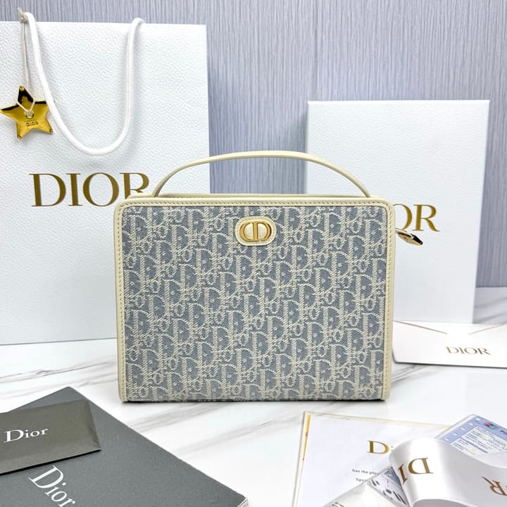 Dior 30 Montaigne Oblique Jacquard Clutch Bag in Beige Oblique