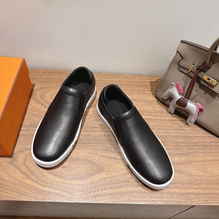 Hermès Classic Lightweight Couple's Slides – SS25 in Black Leather