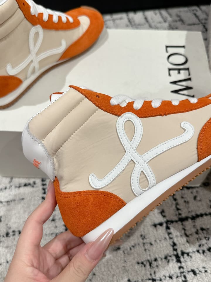 Loewe Flow Runner 2.0 Runway Sneakers – 25SS in All White With Gum Sole
