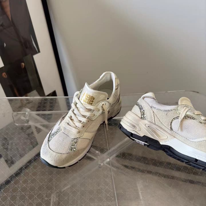 Golden Goose Dad Star Unisex Sneakers – 2025 Collection