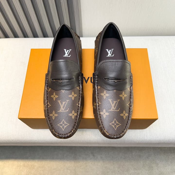 Louis Vuitton Pebbled Leather Driving Shoes in Black Textured Leather