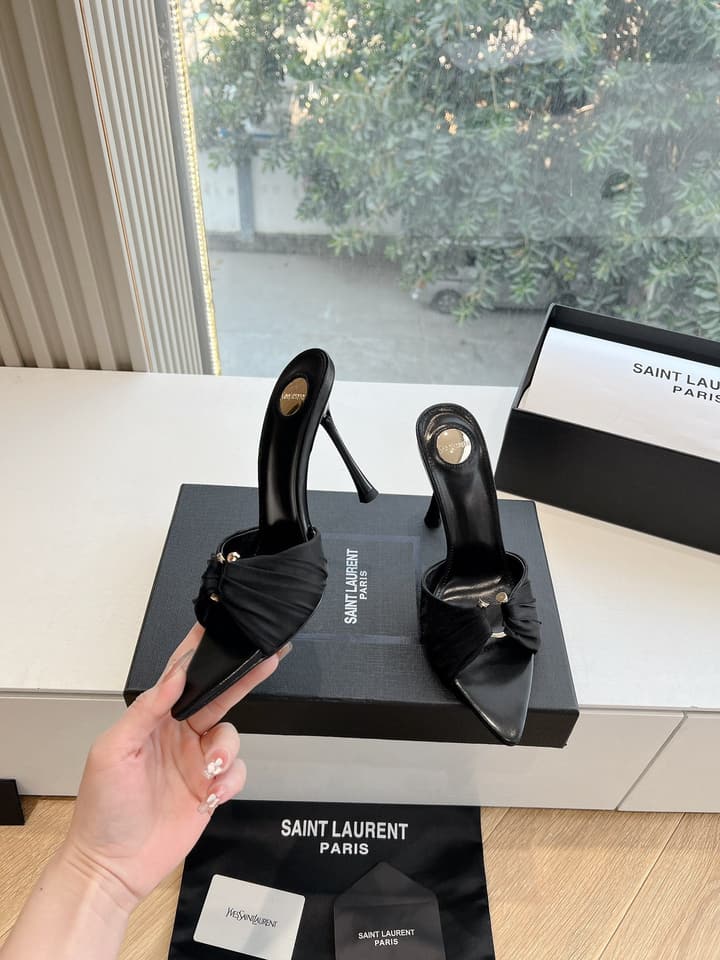 Saint Laurent Lee Metal Chain Pointed-Toe Pumps in Black Satin