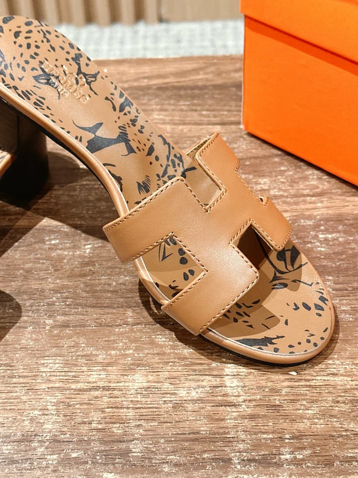 Hermès Classic H-Logo Chunky Heel Sandals in Black Leather