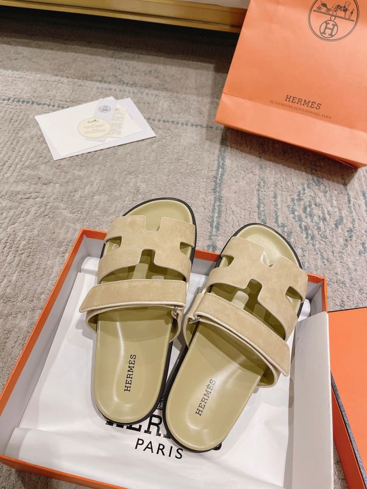 Hermès Chypre Calfskin Slides – 2023SS in Denim Blue