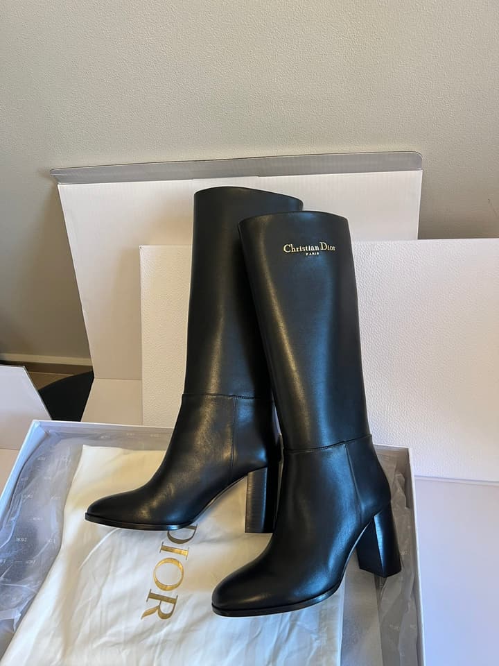 Dior Minimalist Chunky Heel Knee-High Boots – Autumn/Winter Collection