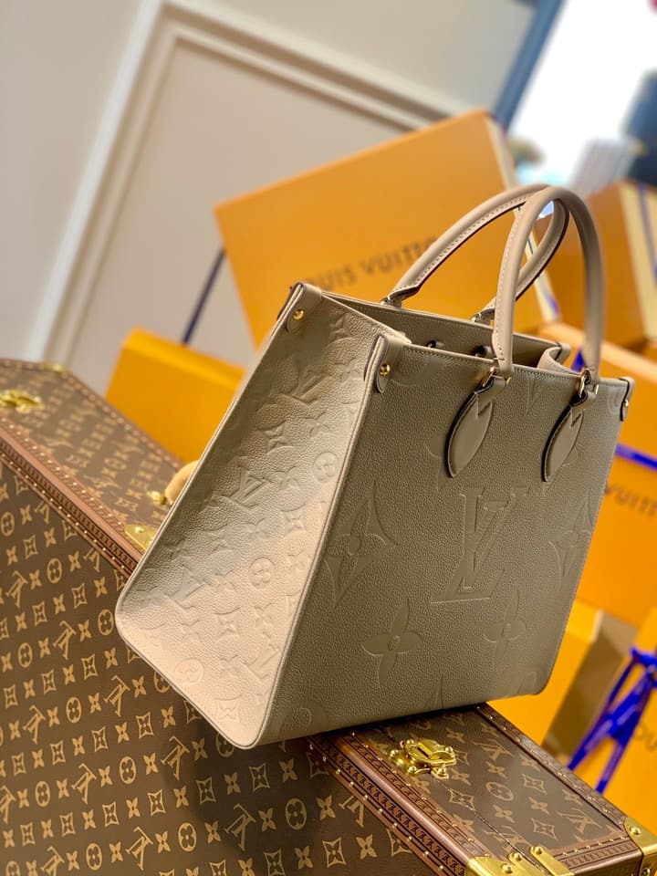 Louis Vuitton ONTHEGO Tote Bag in Light Taupe Monogram