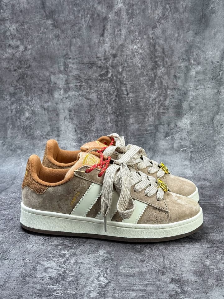 Adidas Originals CAMPUS 00s Retro Casual Sneakers in Taupe Suede With Tan Lining