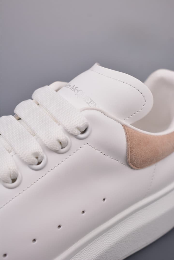 Alexander McQueen Classic Platform Sneakers – 2025 Edition in White Lavender