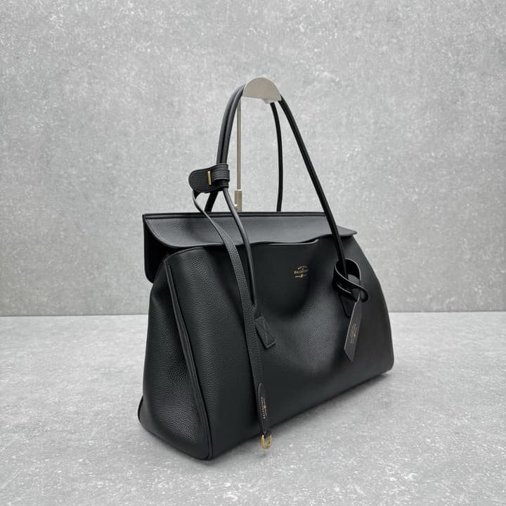 Balenciaga CarryAll Leather Handbag – 25SS in Classic Black