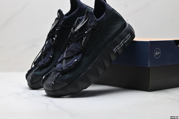 Nike Mind 002 Tech Training Sneakers