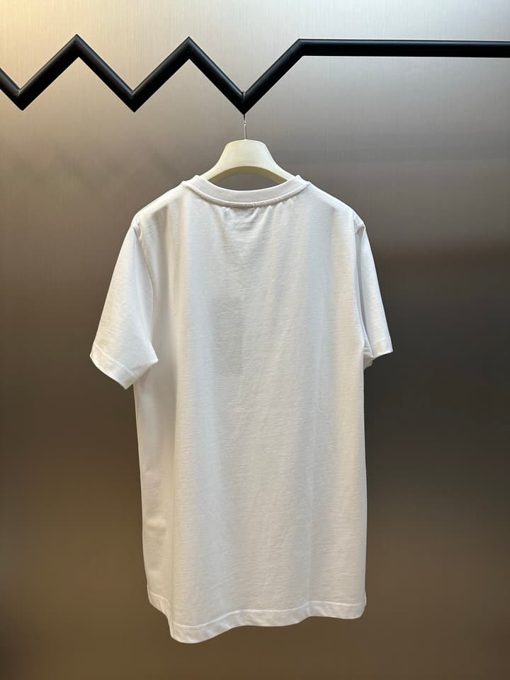 Dior Daisy Embroidered Short-Sleeved T-Shirt in White