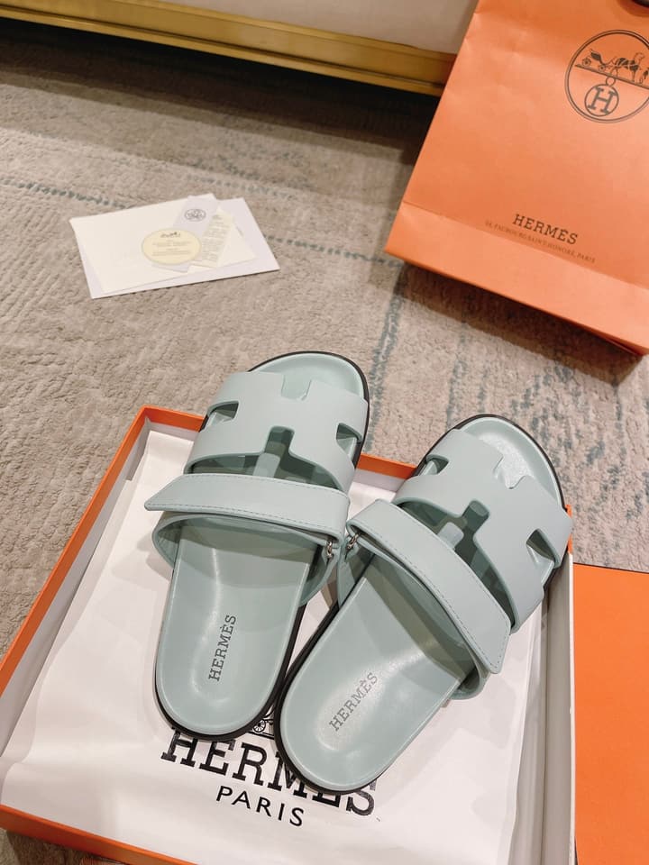 Hermès Chypre Slides – 2023SS Collection in Black And White