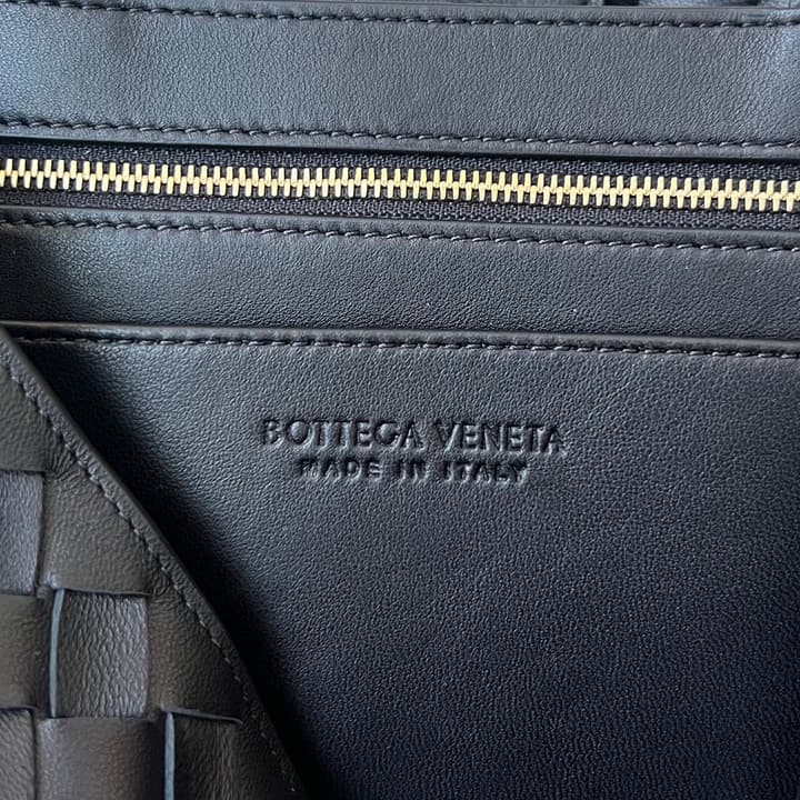 Bottega Veneta Andiamo Handbag in Charcoal Grey
