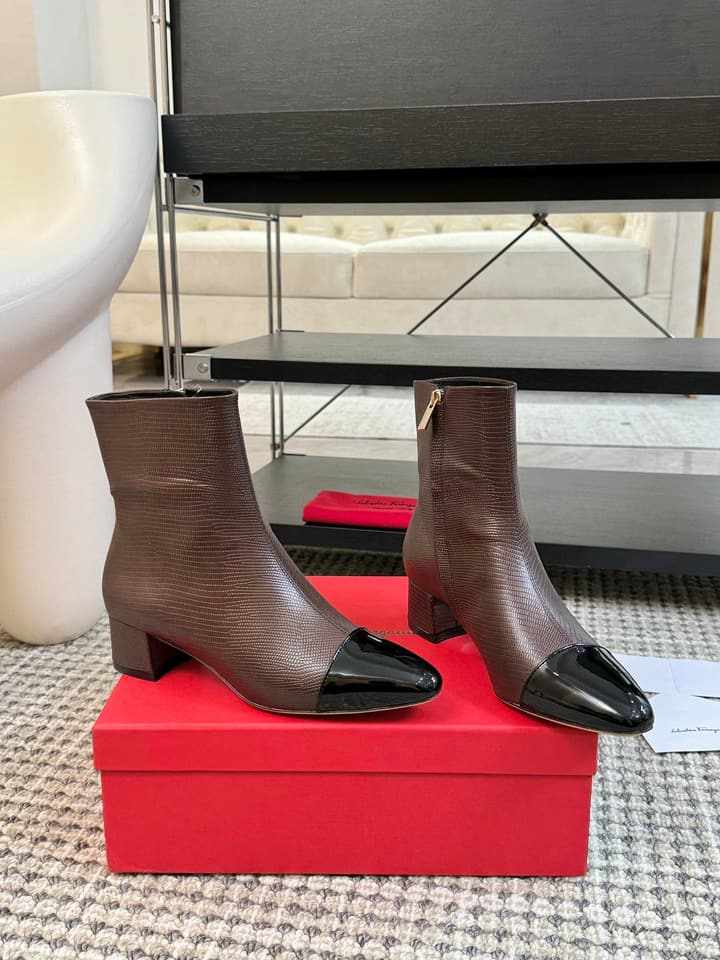 Ferragamo Pointed Toe Chunky Heel Ankle Boots – Autumn/Winter Collection in Black Patent