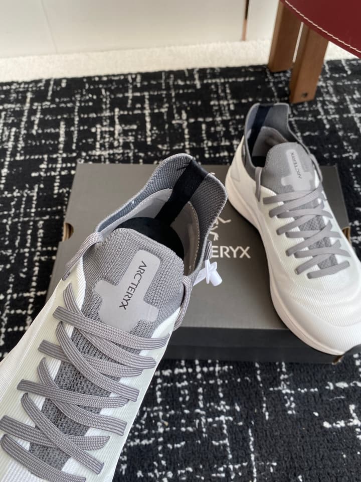 Arc'teryx Konseal Lt Hiking Shoes in All White