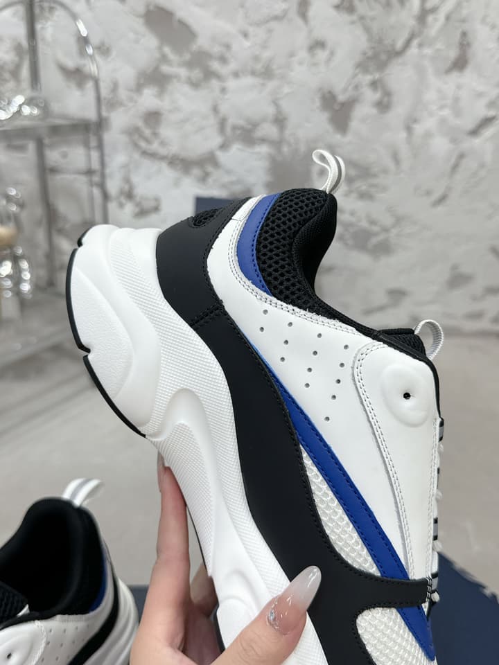 Dior B22 Men's Retro Jogging Sneakers in Black And White Patterned