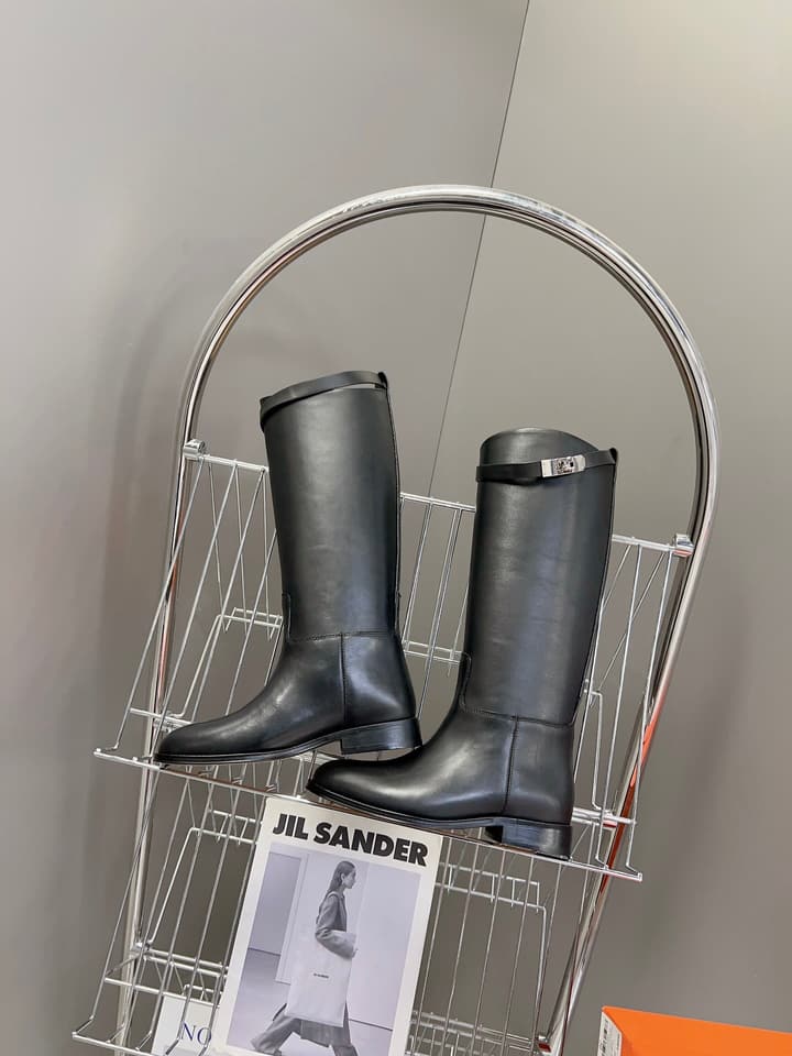 Hermès Kelly Rider Boots – Autumn/Winter Collection in Polished Black