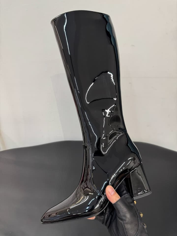 Saint Laurent Patent Leather Pumps – 25FW