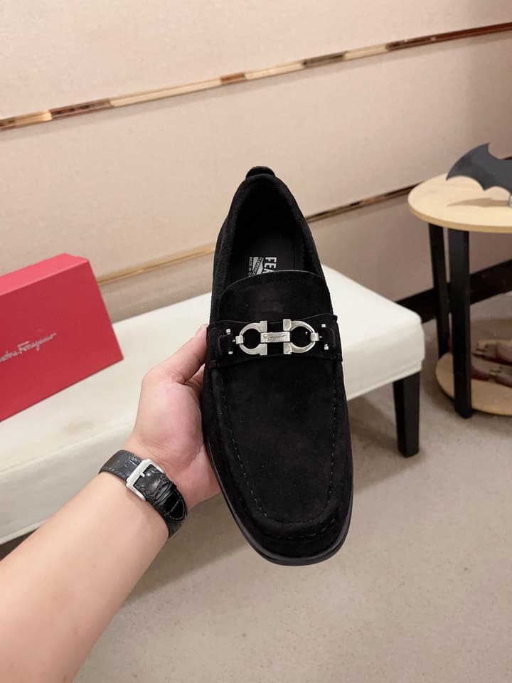 Ferragamo Driving Shoes in Shiny Black Leather