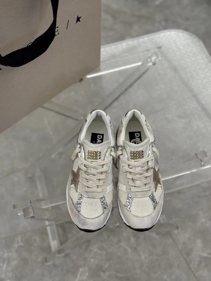 Golden Goose Dad Star Unisex Sneakers – 2025 Collection