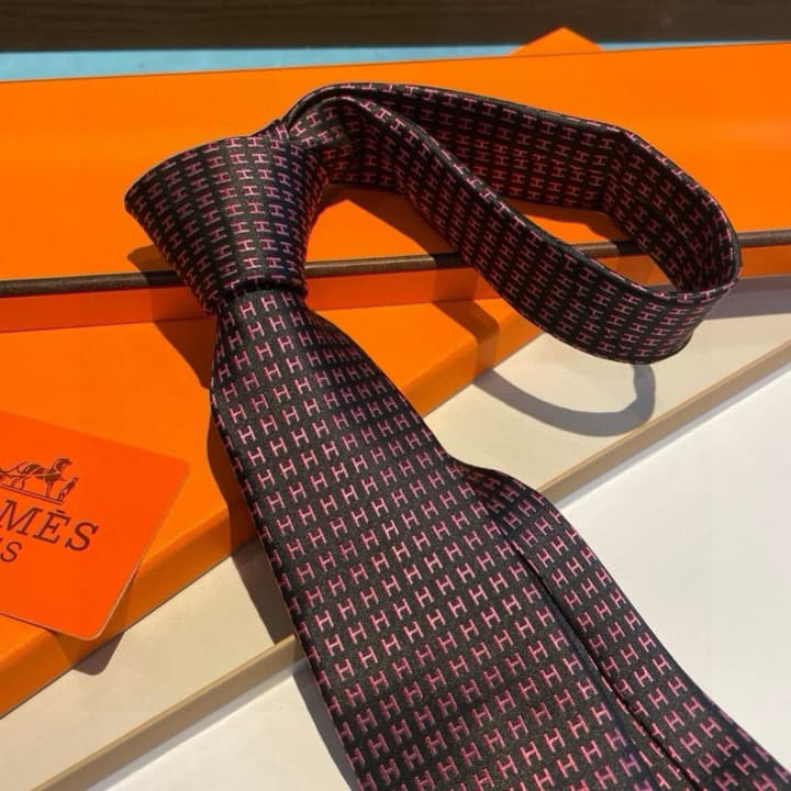 Hermès H-Letter Men's Silk Tie Series in Burgundy Microdot