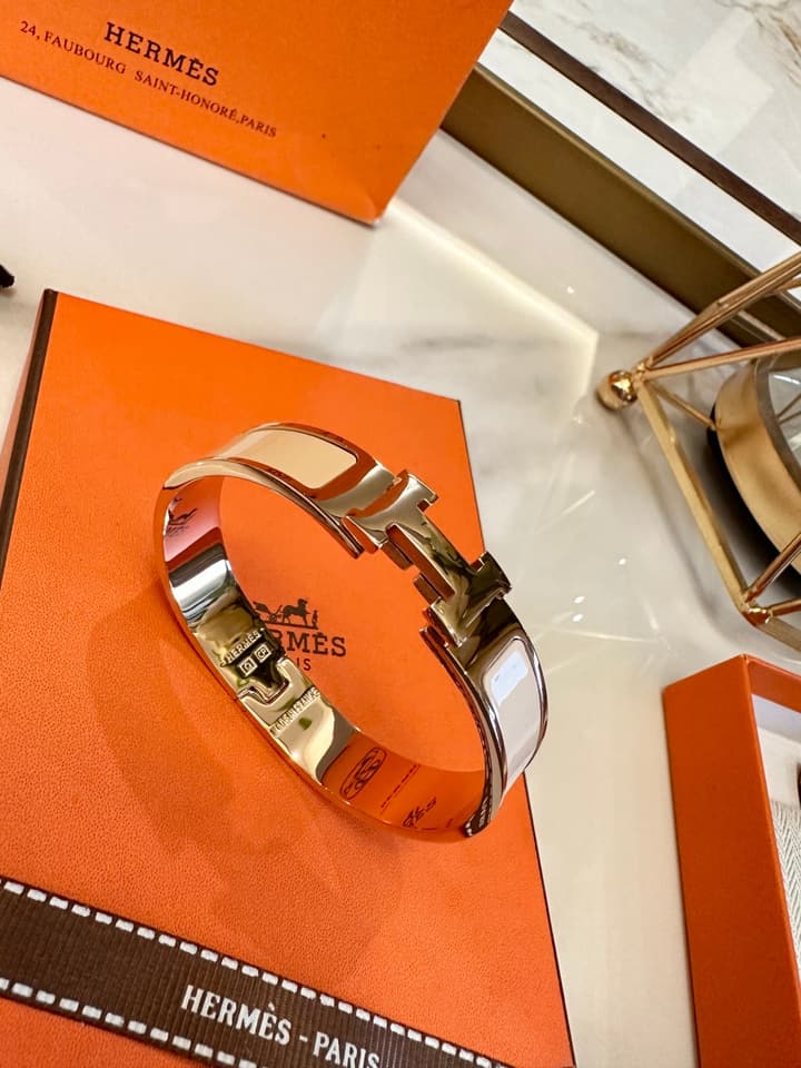 Hermès H-Letter Oval Enamel Bracelet in Black