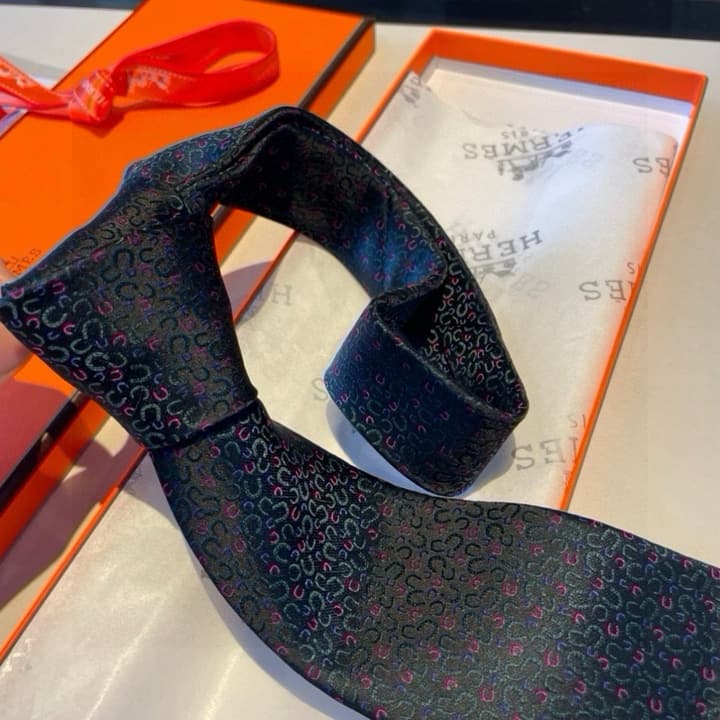 Hermès Men's New Tie Series in Burgundy