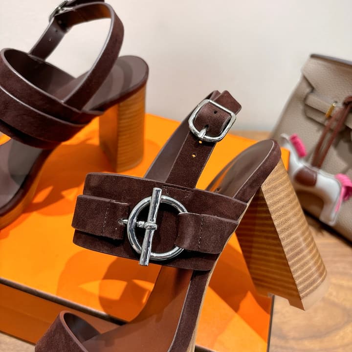 Hermes Color Block Flat Sandals – 2025 New Collection in Black