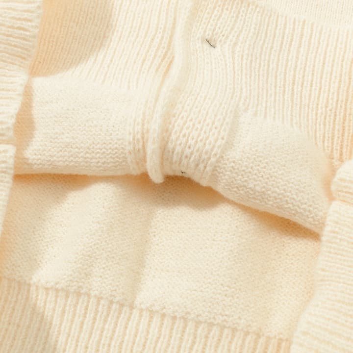 AMI Paris Holiday Limited Gold Heart Jacquard Cardigan – 24FW in Cream Gold Heart Cardigan