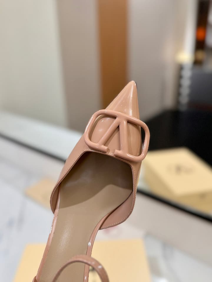 Valentino Garavani VLogo Signature Slingback Sandals in Black