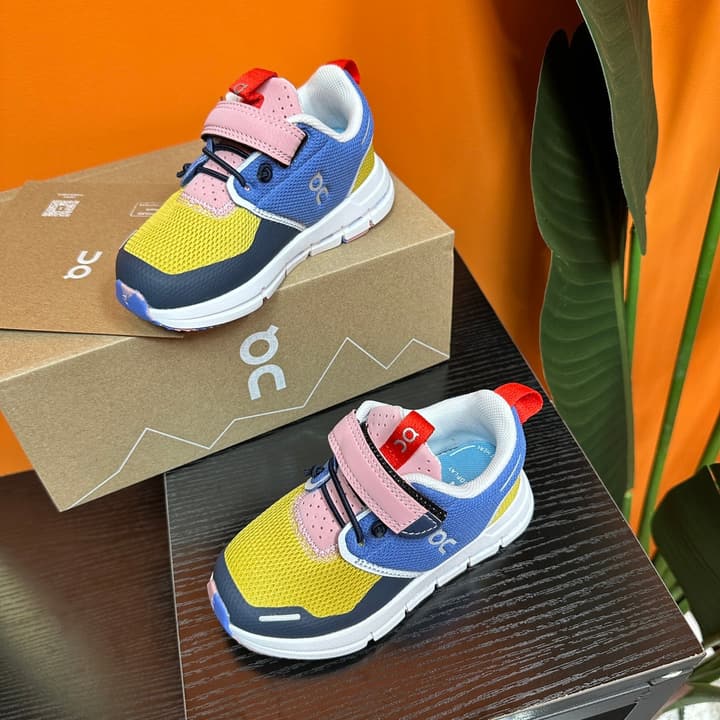On Kids Running Sneakers – Kids Collection in Black