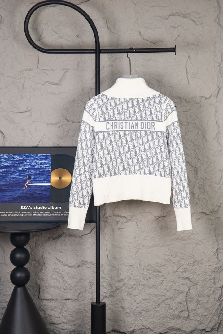 Dior Classic Oblique Reversible Cashmere Sweater – 25FW in Camel Oblique Pattern