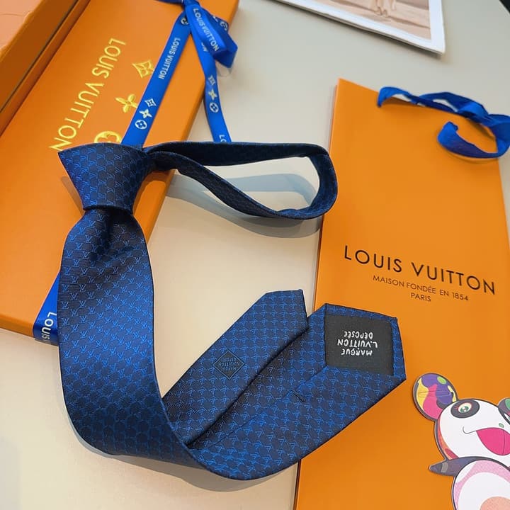 Louis Vuitton Fishnet Silk Tie in Black