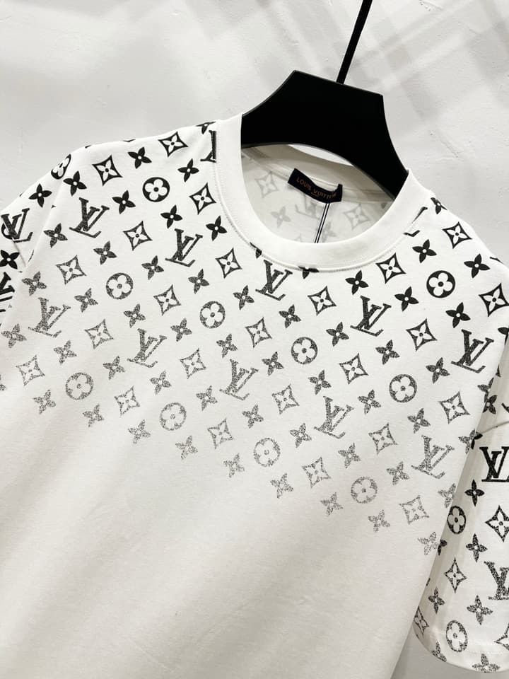 Louis Vuitton Gradient Monogram T-Shirt – 2025 Summer Collection in Black Bottom Gradient Monogram
