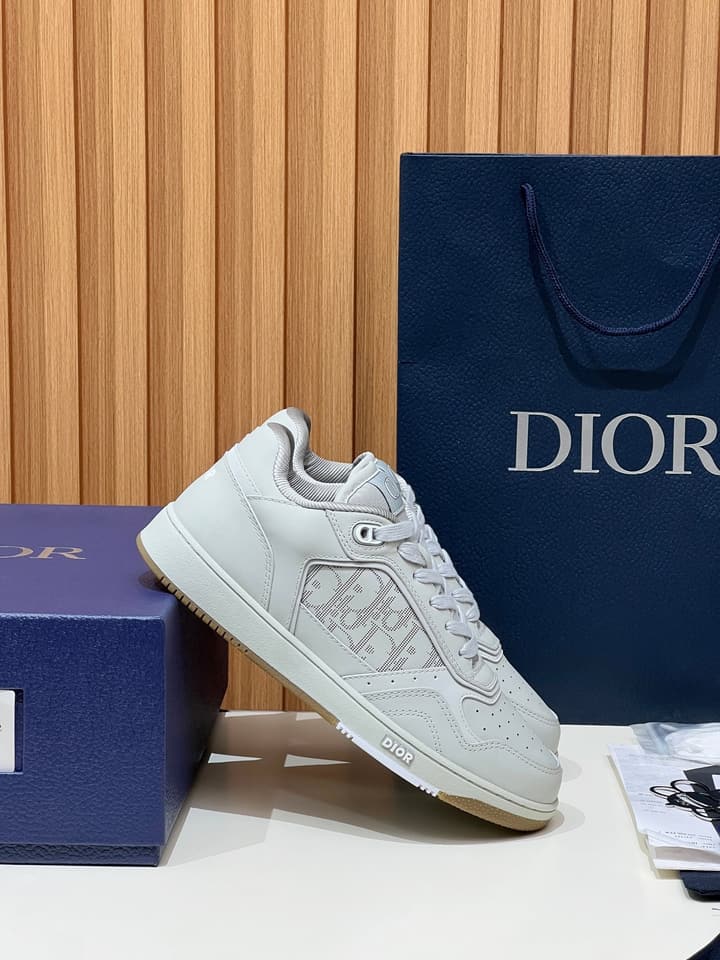 Dior B27 Unisex Sneakers – 2025 Collection in Beige With Dark Green Accents