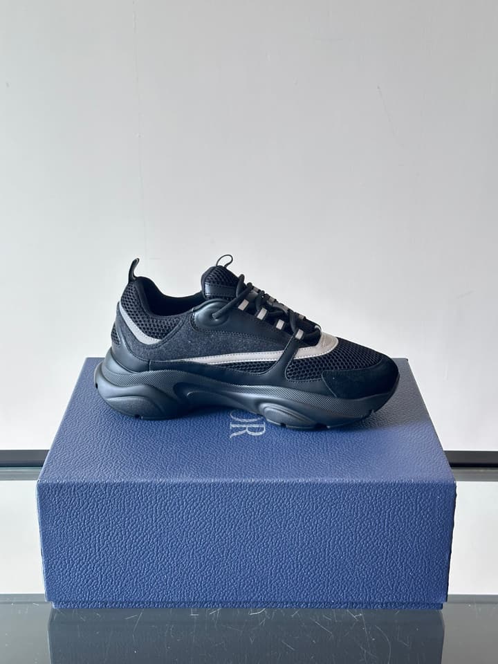 Dior B22 Retro Jogging Sneakers in Black And White Oblique