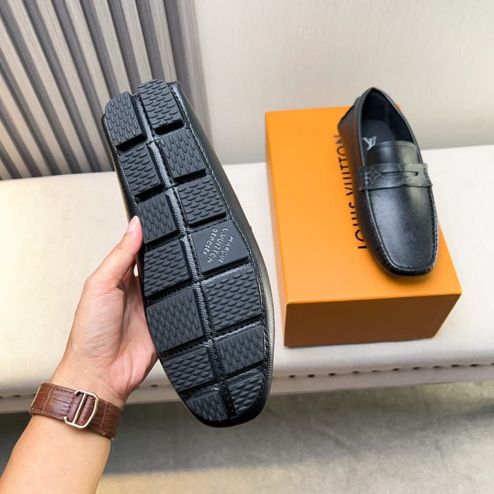 Louis Vuitton Pebbled Leather Driving Shoes in Black Textured Leather