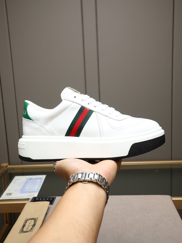 Gucci Men's Calfskin Fashion Loafers in Black Leather And Monogram Canvas