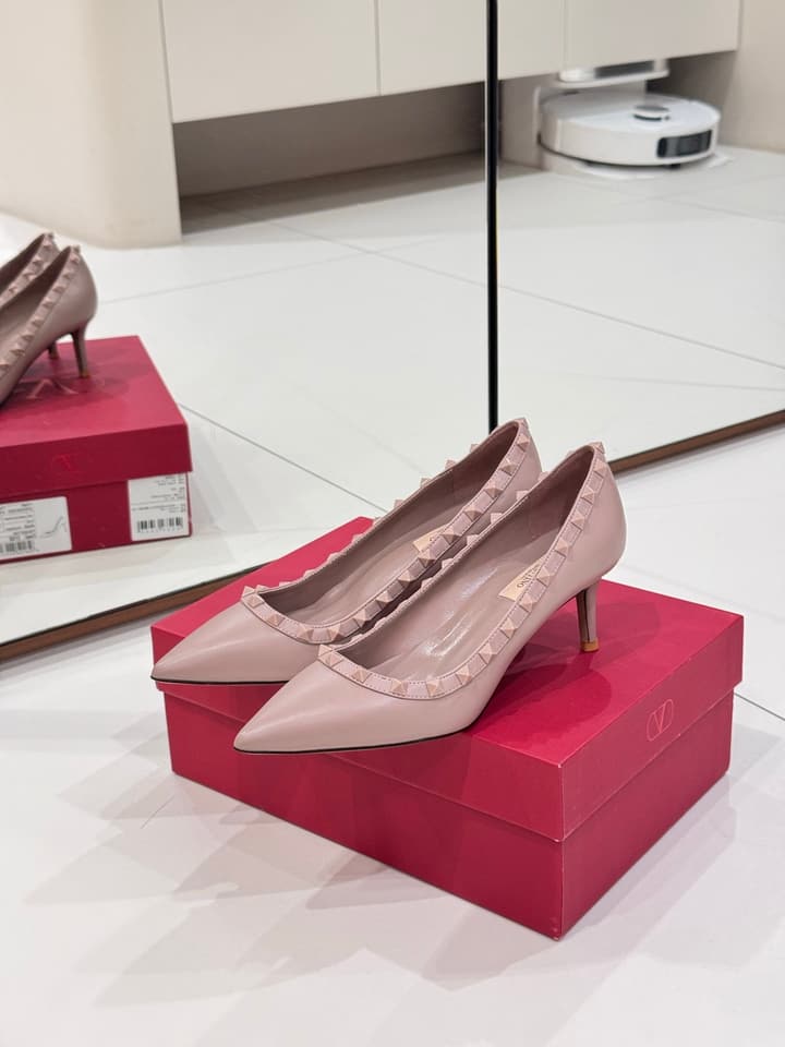 Valentino Classic High-Heel Pumps in Nude Pink Studded