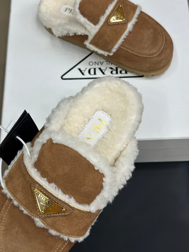 Prada FW24 Suede Fur Slippers – FW24 in Beige Suede
