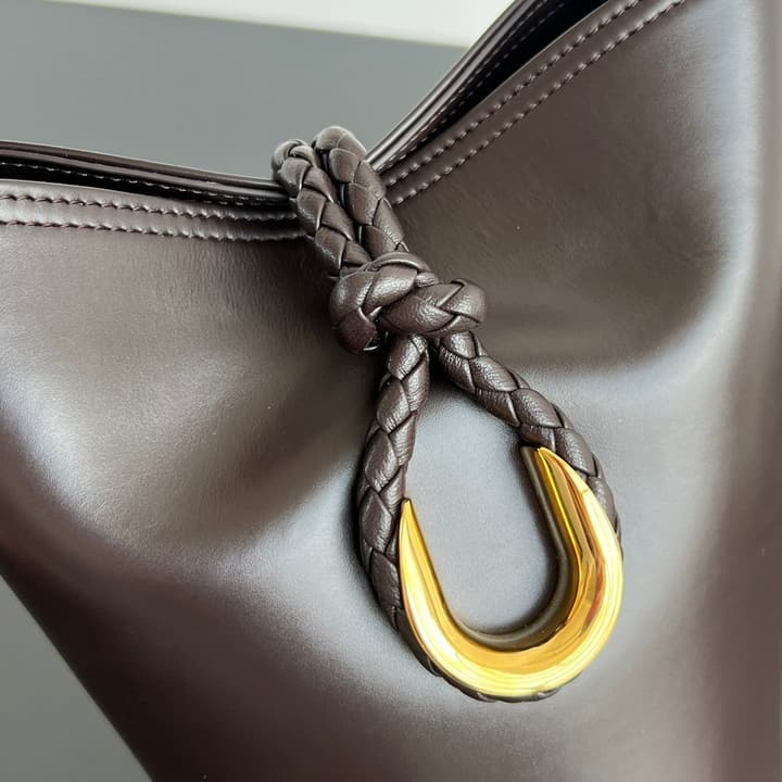 Bottega Veneta Liberta Bucket Bag – 25SS in Black