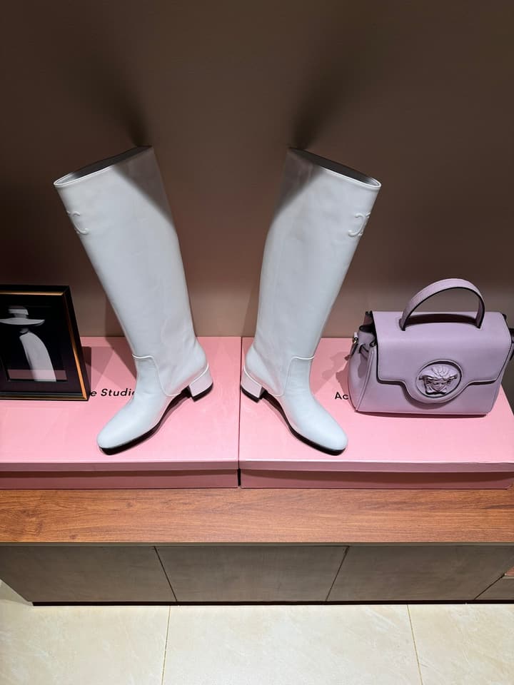 Celine Retro Chunky Heel Knee-High Boots – 24SS Autumn/Winter Collection in Lustrous Black