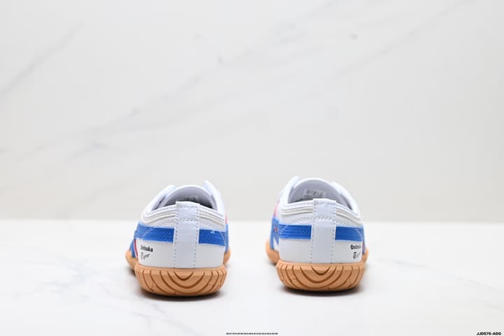 Onitsuka Tiger TSUNAHIKI Slip-On Casual Sneakers in Cream With Navy Stripes